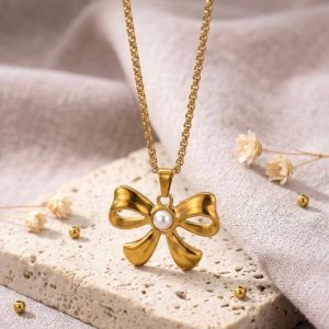 bow pearl pendant necklace